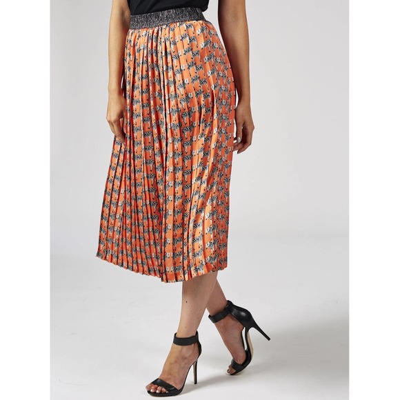 Anthropologie Dresses & Skirts - New Animal Print Pleated Skirt by Helene Berman